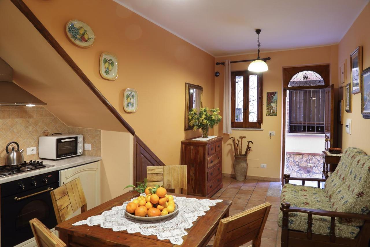 דירות טאורמינה Casa Antico Borgo Cuseni מראה חיצוני תמונה