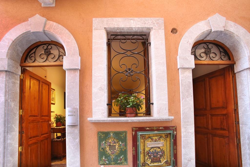 דירות טאורמינה Casa Antico Borgo Cuseni מראה חיצוני תמונה