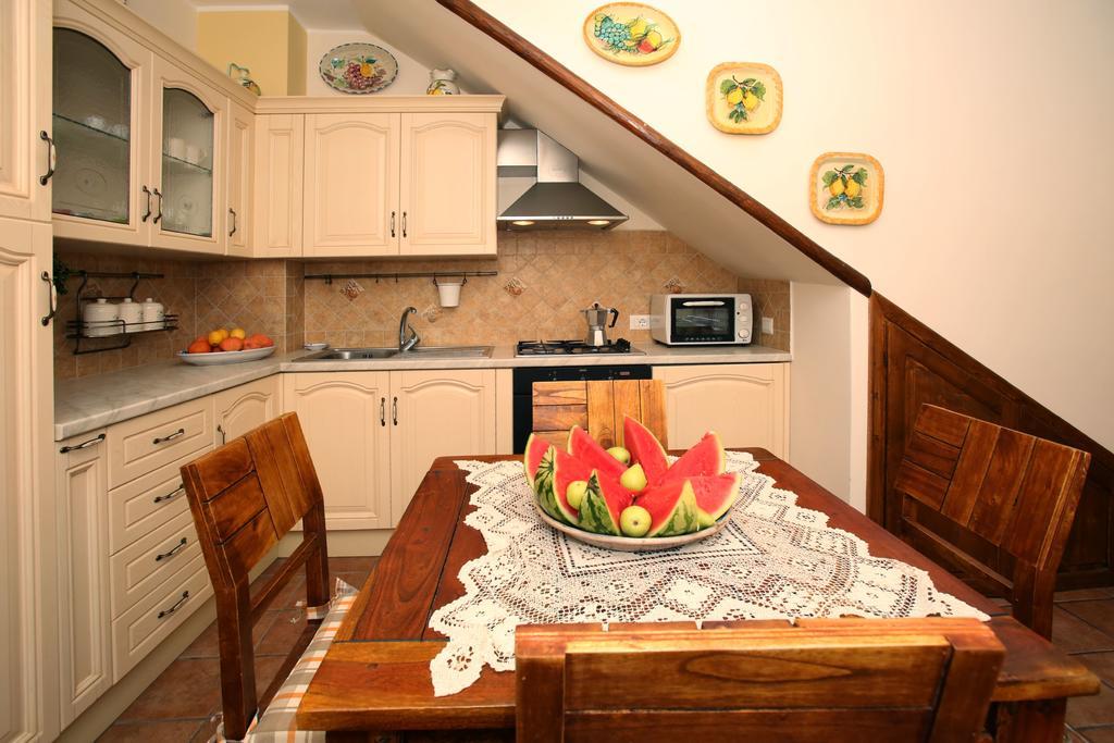 דירות טאורמינה Casa Antico Borgo Cuseni מראה חיצוני תמונה
